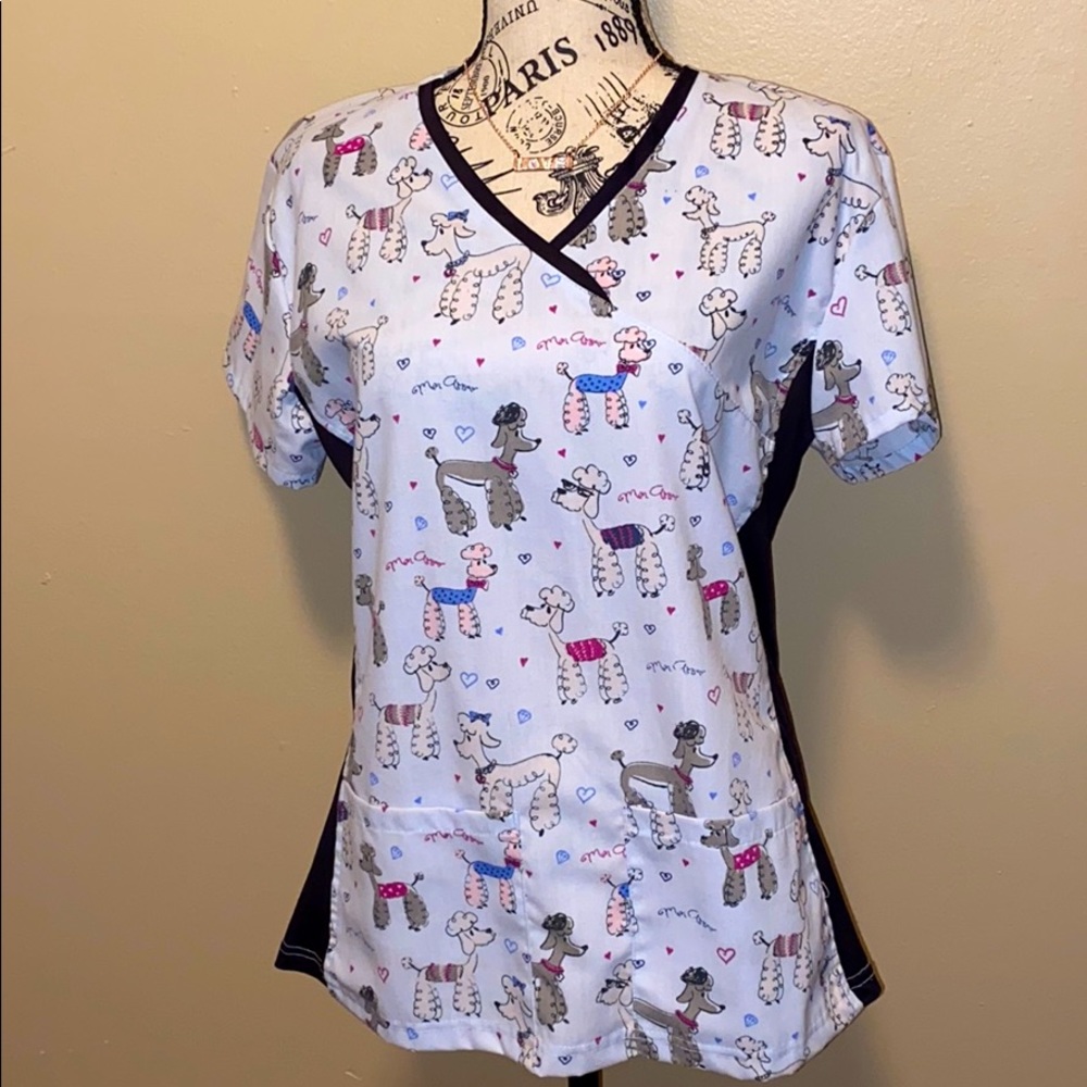 Scrub shirt